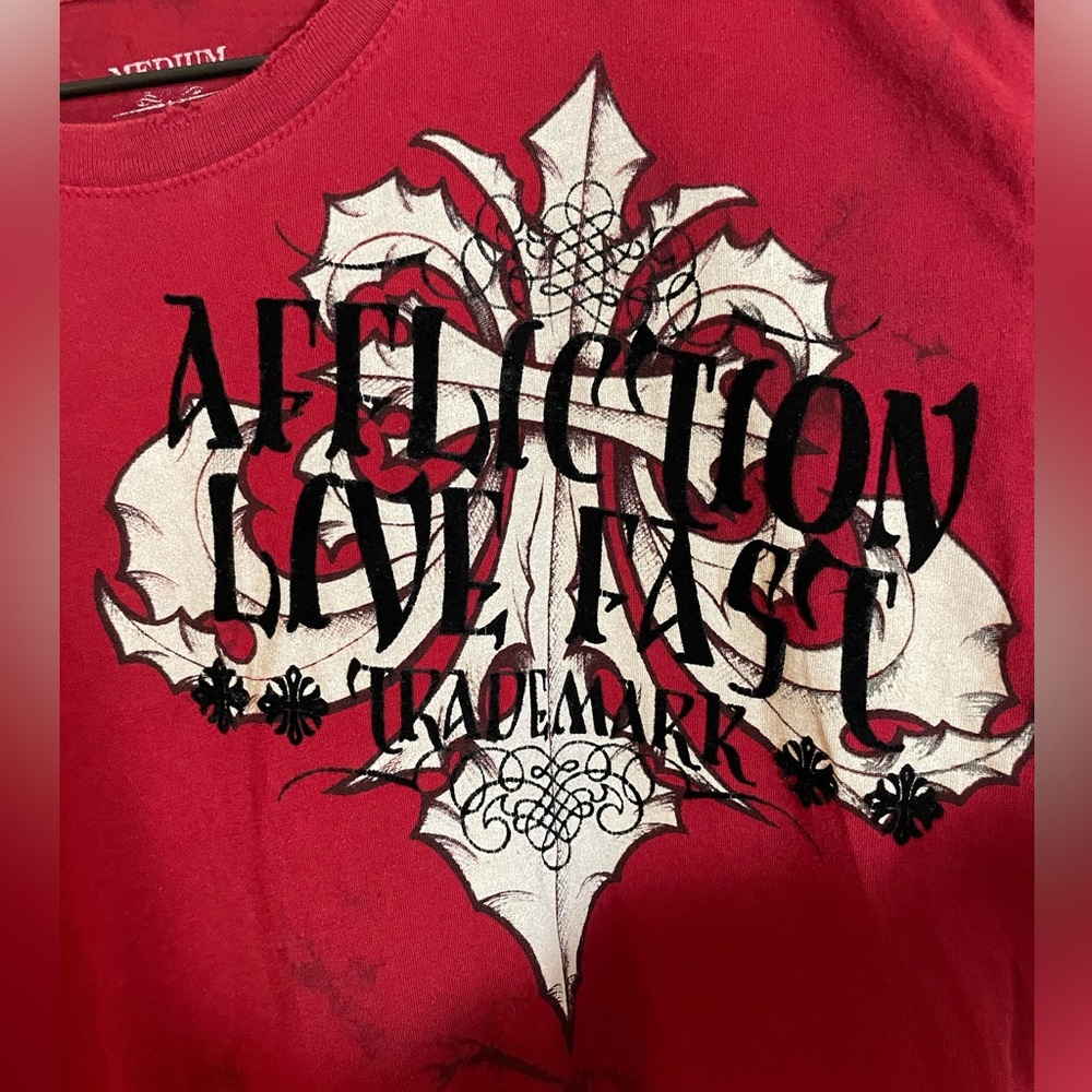 Vintage Affliction T- Shirt Velvet Graphic Grunge Size Medium Red Black - Picture 2 of 8
